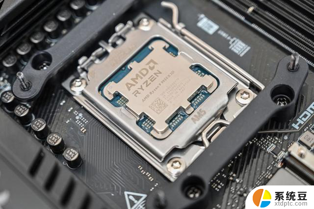 谁能突破1000帧？AMD锐龙9 9950X3D大战intel Ultra 9 285K！ - 游戏性能对比