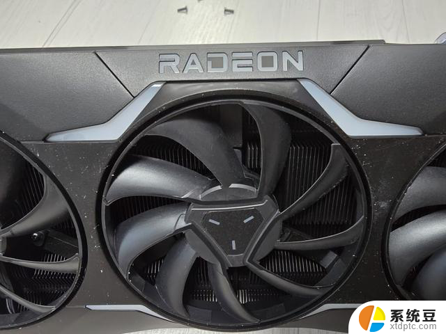 对标英伟达RTX 4090？AMD未发布的显卡原型散热器曝光，性能如何？