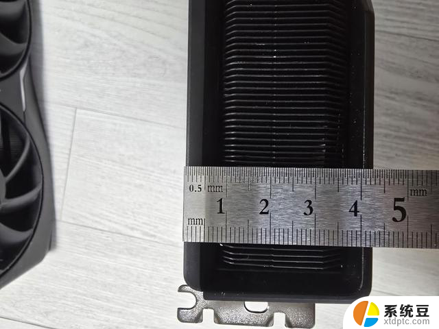 对标英伟达RTX 4090？AMD未发布的显卡原型散热器曝光，性能如何？
