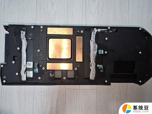 对标英伟达RTX 4090？AMD未发布的显卡原型散热器曝光，性能如何？